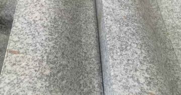 衡阳芙蓉白S型拉丝面路沿石