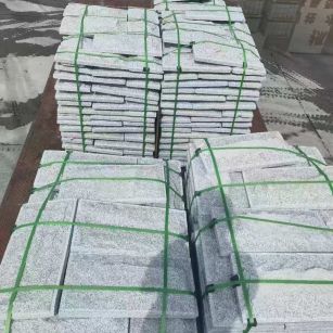 衡阳 芝麻白蘑菇石装车出货