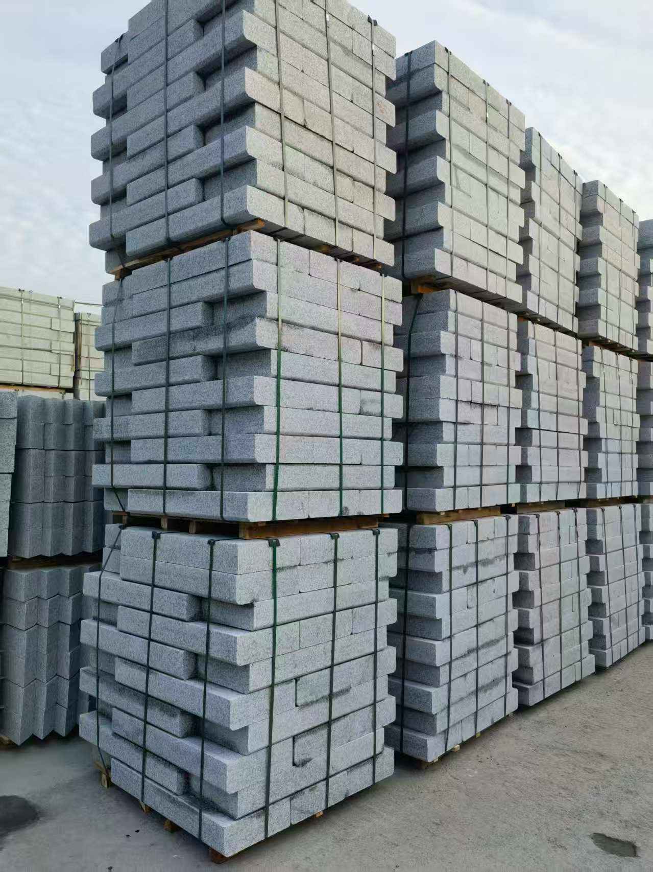 衡阳 路沿石（路侧石），颜色一致，尺寸标准