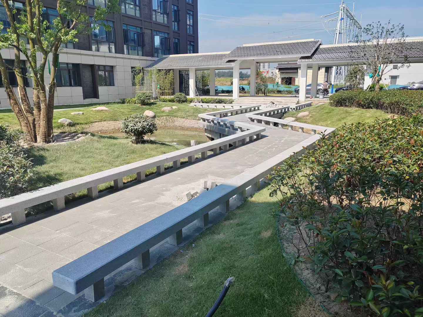 衡阳 芝麻灰小区坐凳&栏杆安装效果