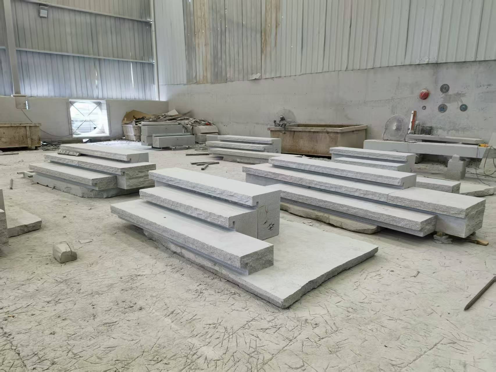 衡阳 整石台阶（大面火烧+侧面自然面），出货前厂内拼装