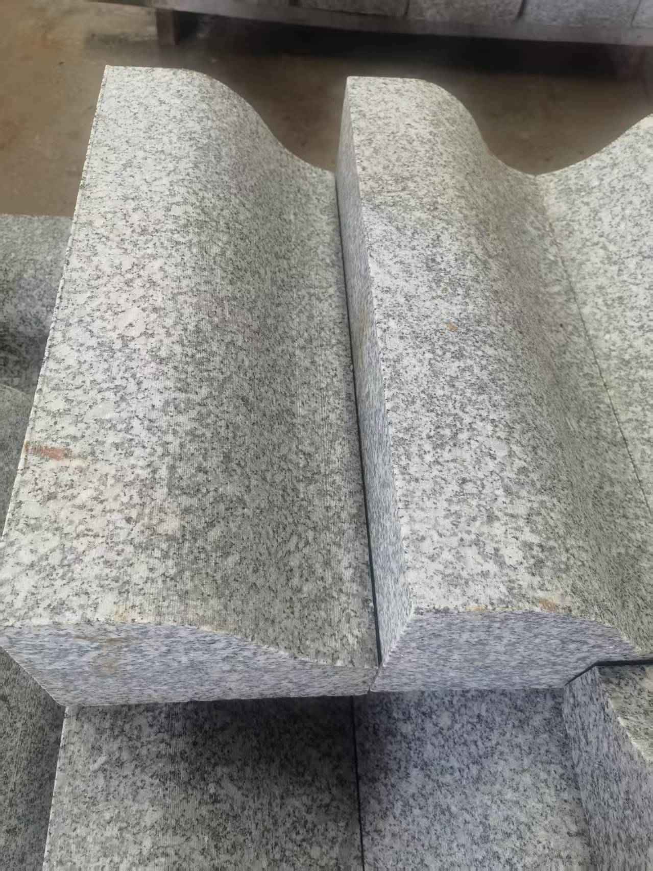 衡阳芙蓉白S型拉丝面路沿石